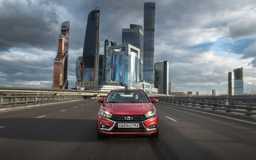 LADA Vesta и LADA XRAY авторизованы для использования в системе Яндекс Такси во всех регионах России
